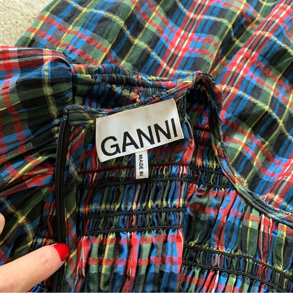 Sold! Gianni seersucker plaid smocked dress - Picture 12 of 16